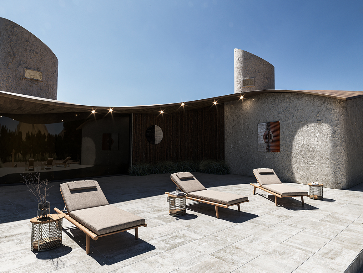 Isabella coffee and side table